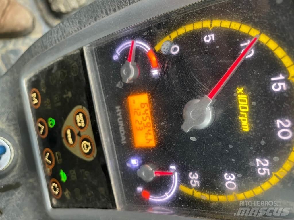 Hyundai R80CR-9 중형굴삭기 7톤-28톤