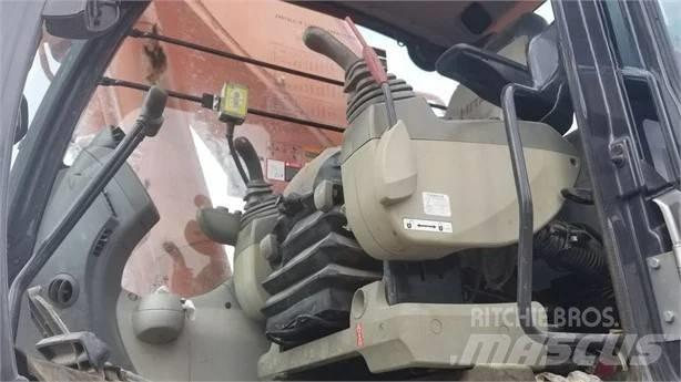 Hitachi ZX 670 대형 굴삭기 29톤 이상