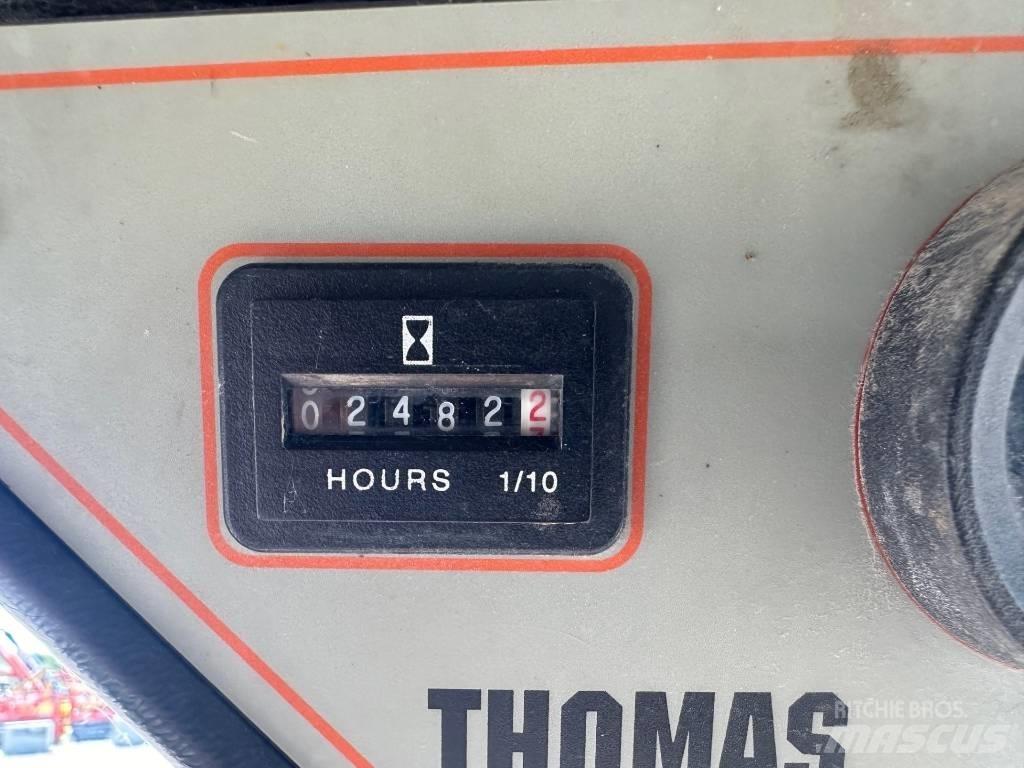 Thomas T137  스키드로더