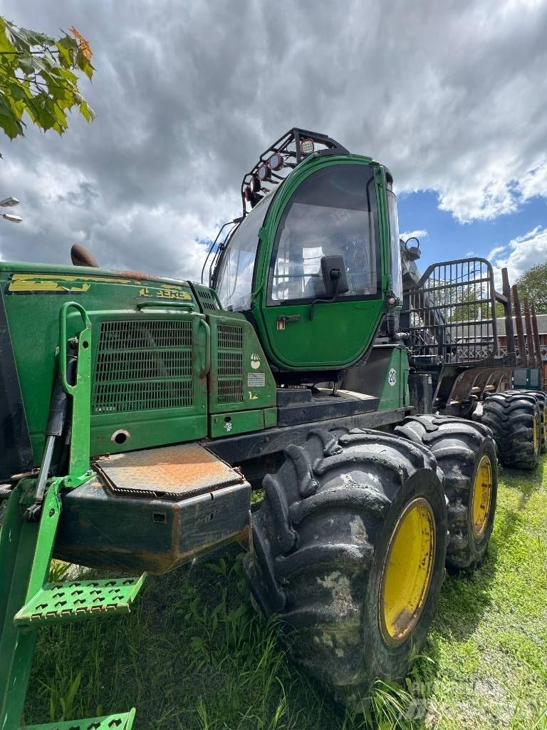 John Deere 1210 E 원목 포워더