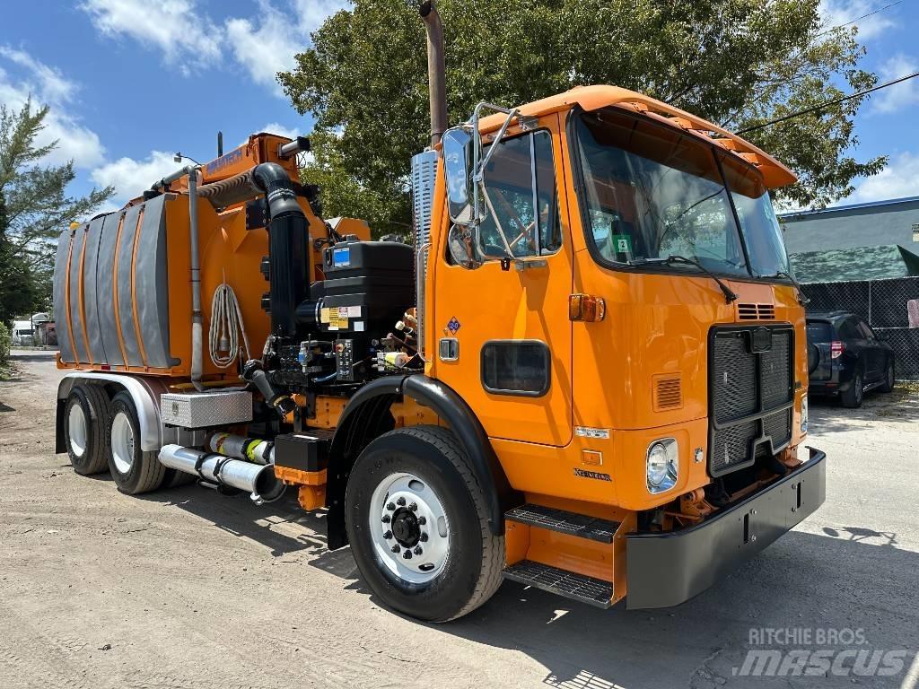 Autocar WX64 콤비/진공 트럭