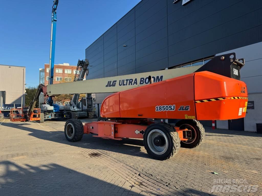 JLG 1850 SJ 견인식 전동이동 리프트