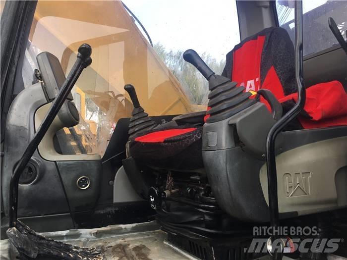 CAT 320 D 대형 굴삭기 29톤 이상