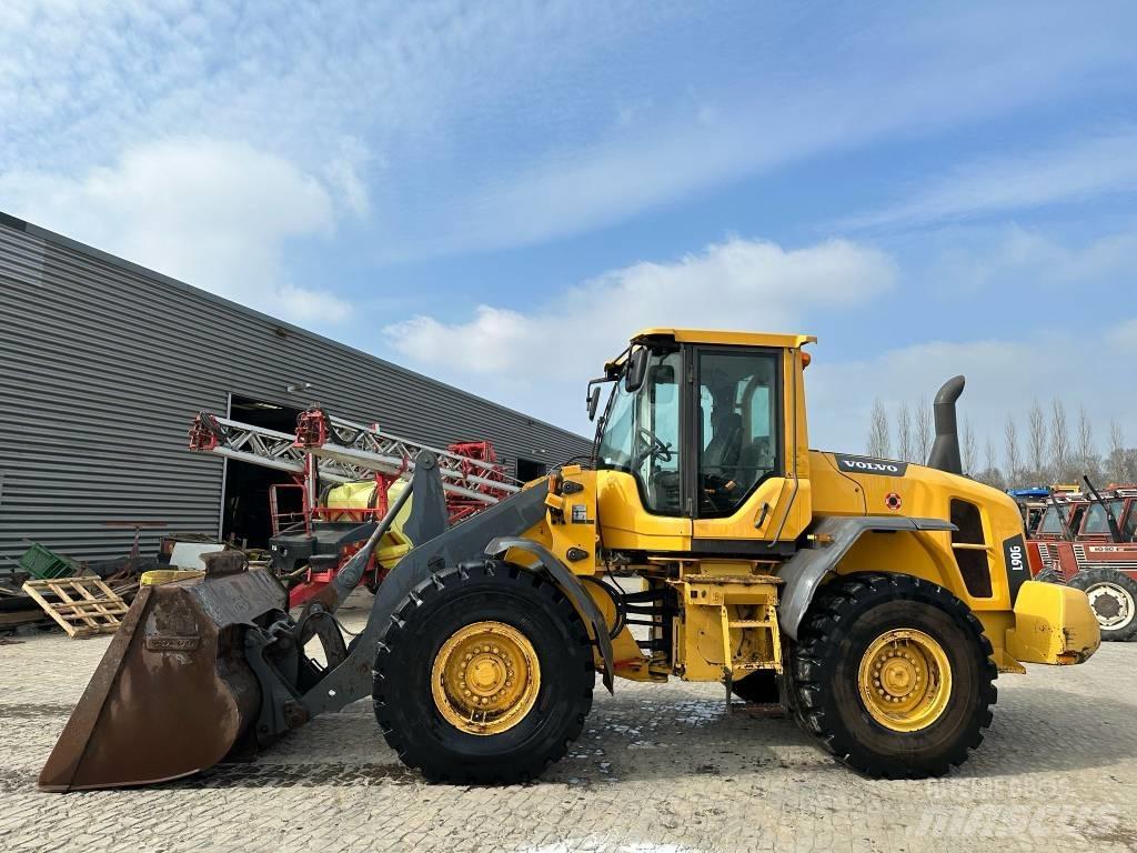 Volvo L90G  휠로우더