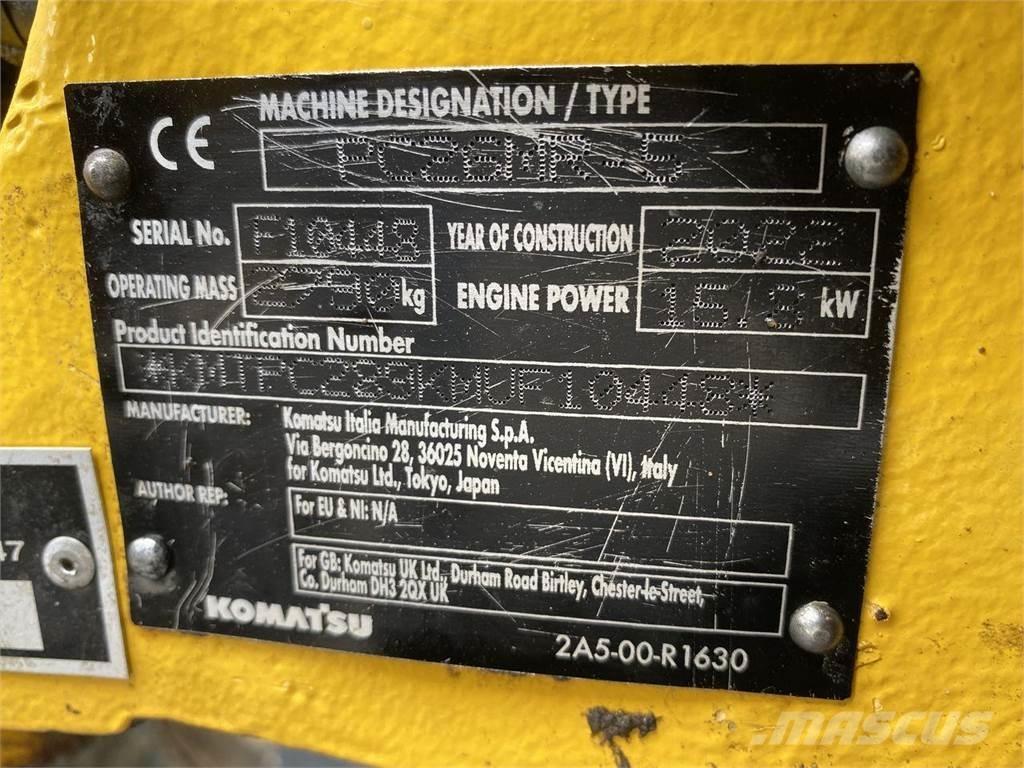 Komatsu PC26MR-5  휠 굴삭기