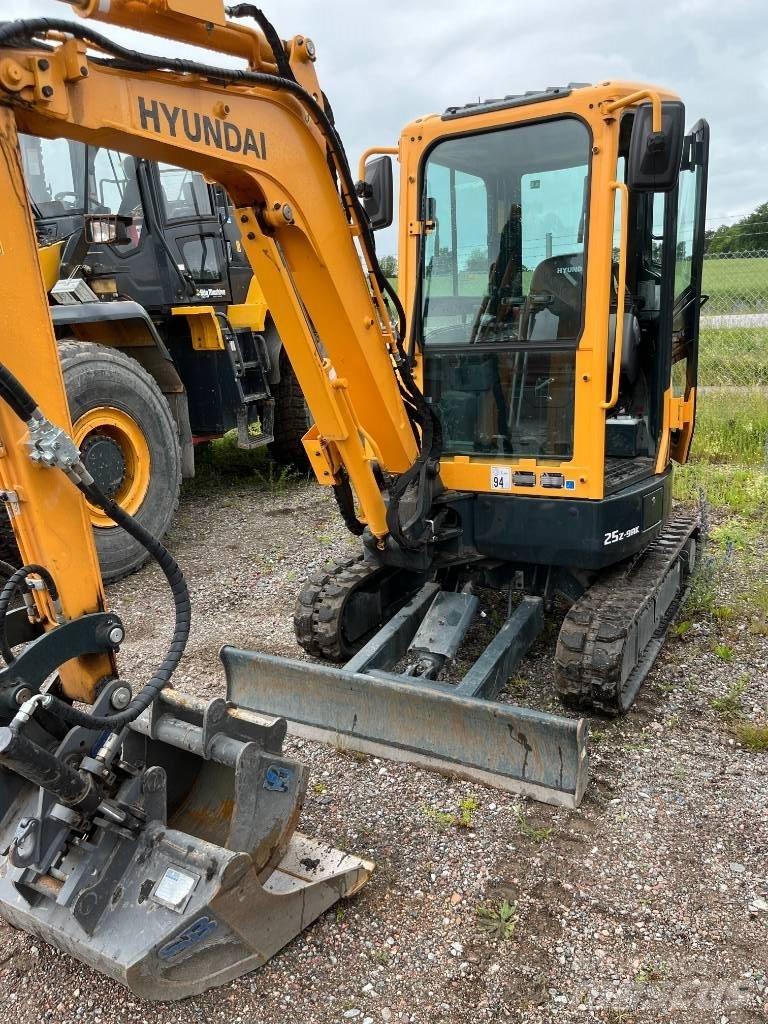 Hyundai R25Z-9 AK 소형 굴삭기 7톤 미만