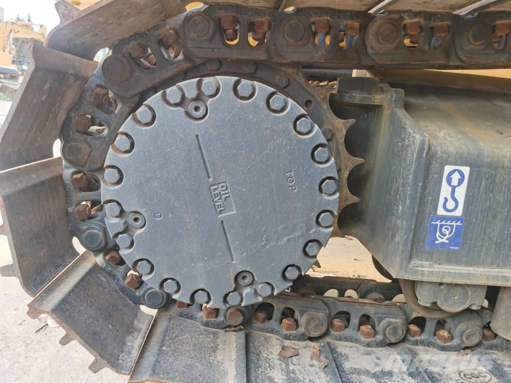 Komatsu PC 220-7 대형 굴삭기 29톤 이상