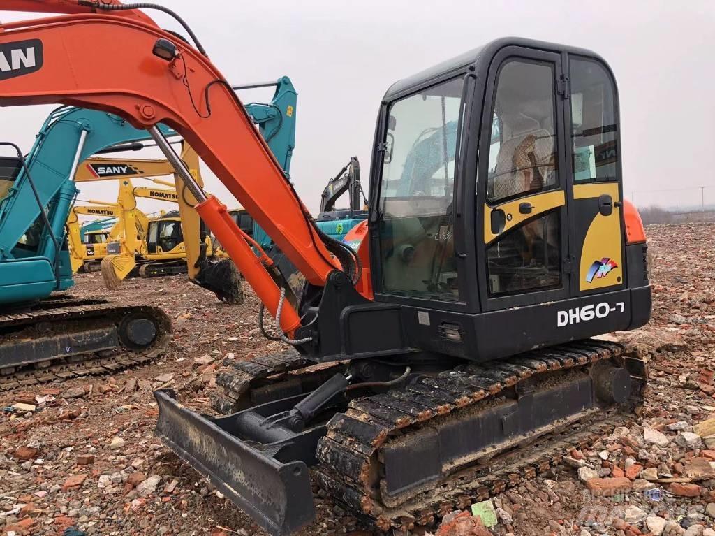 Doosan DH 60-7 소형 굴삭기 7톤 미만