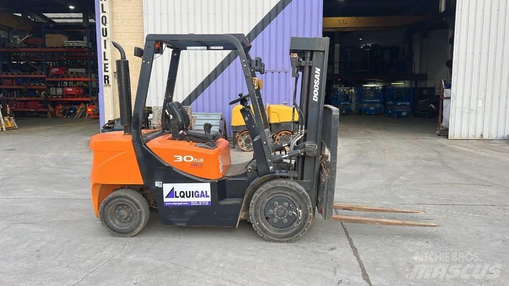 Doosan D 30 G 디젤 지게차