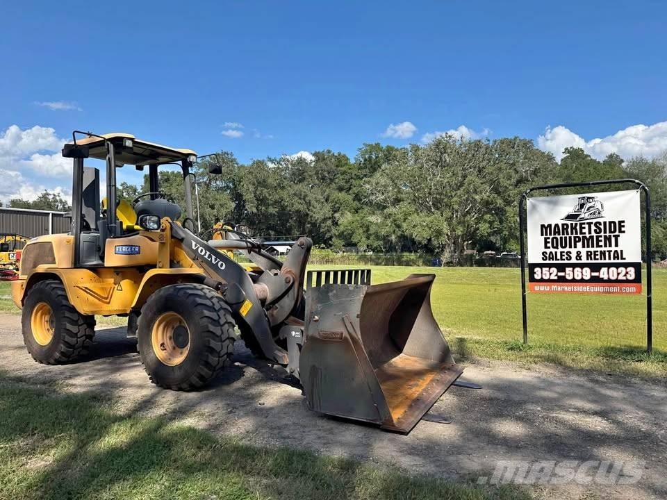 Volvo L 30 G  휠로우더