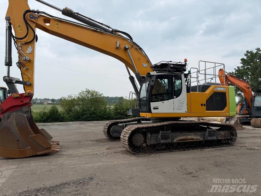 Liebherr R 945 S-HD 대형 굴삭기 29톤 이상