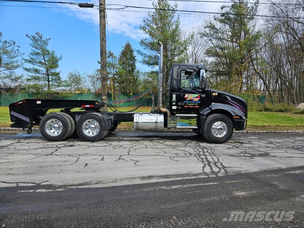 Volvo VNX 64 T300 플랫베드/드롭사이드 트럭