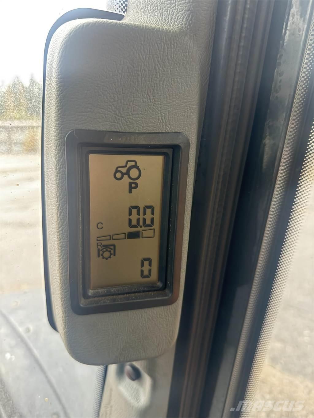 Valtra N142 트랙터