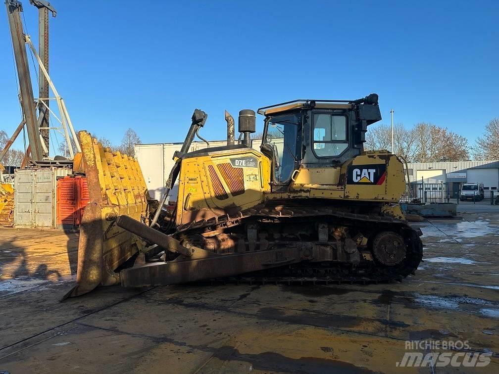 CAT D7E 크롤러 도저