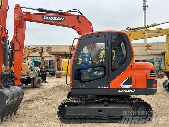 Doosan DX 80 소형 굴삭기 7톤 미만