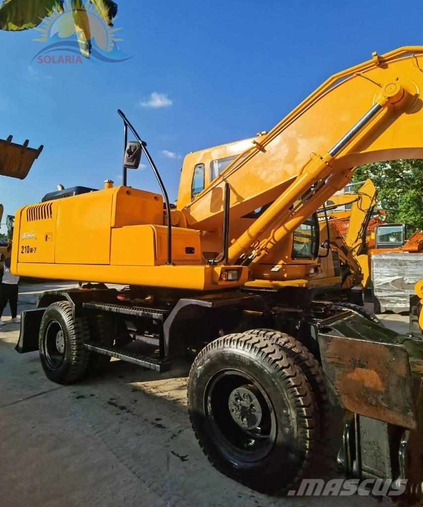Hyundai robex 210w-7  휠 굴삭기