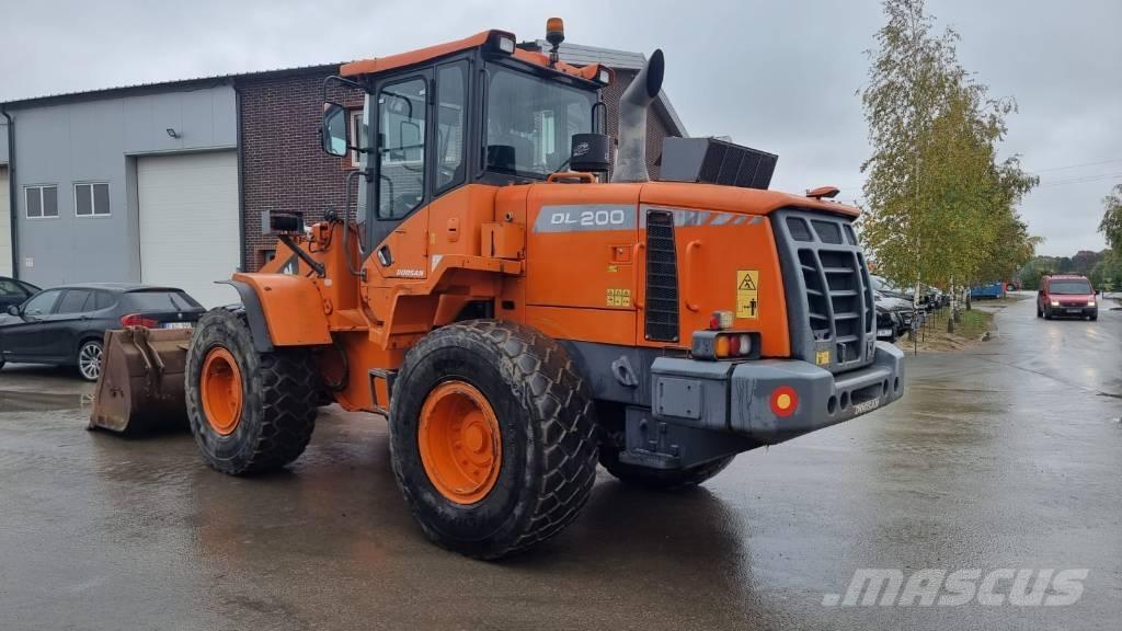 Doosan DL 200-3  휠로우더