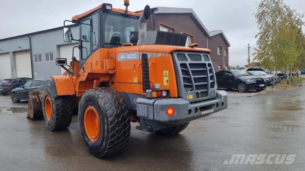 Doosan DL 200-3  휠로우더