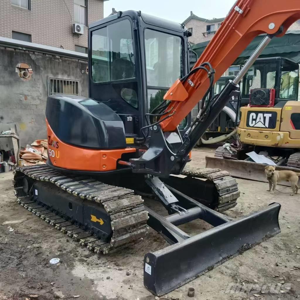Hitachi ZX 50 U 소형 굴삭기 7톤 미만