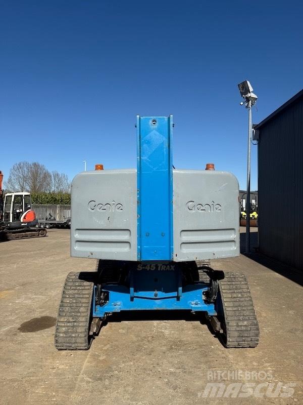 Genie S 45 Trax 견인식 전동이동 리프트