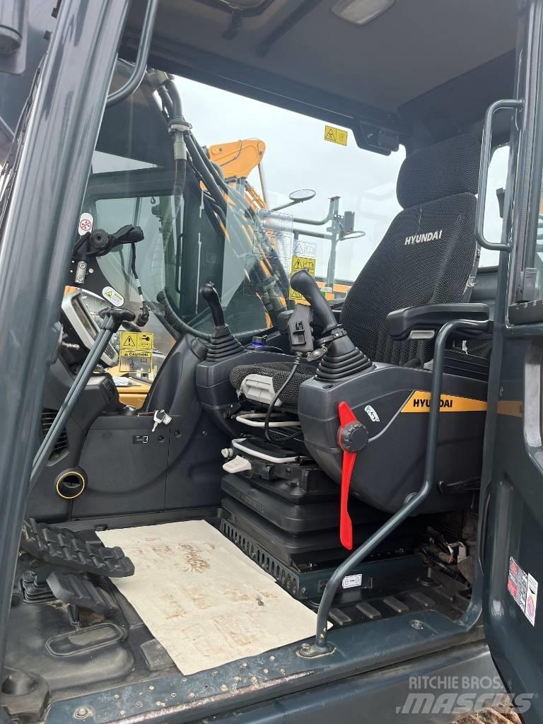 Hyundai HX 220 대형 굴삭기 29톤 이상