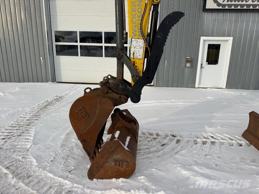 Wacker Neuson 8003 대형 굴삭기 29톤 이상