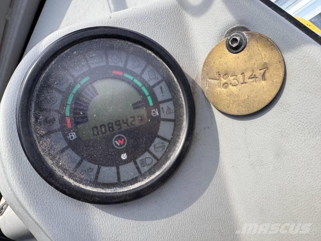 Wacker Neuson 8003 대형 굴삭기 29톤 이상