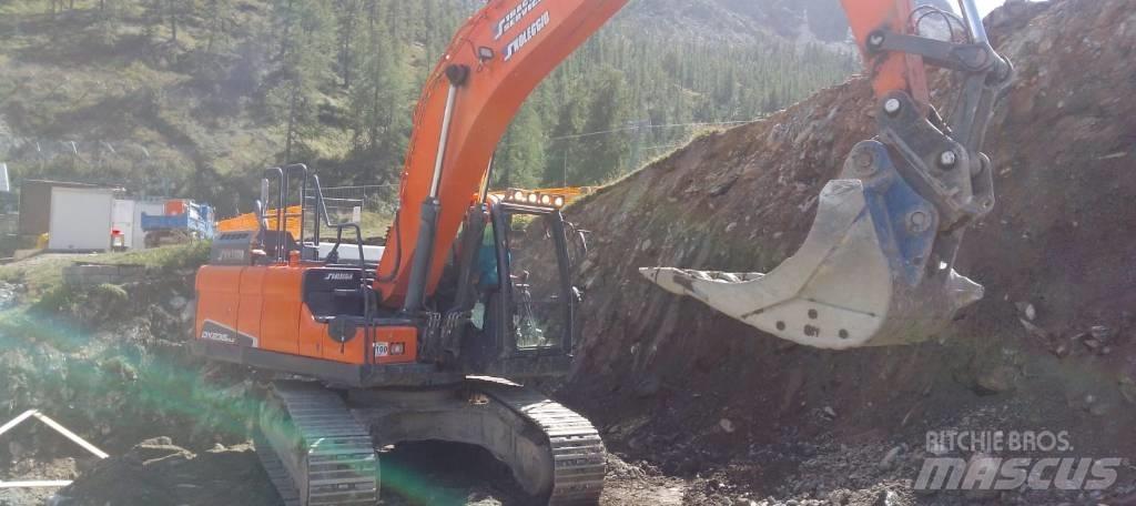 Doosan DX 235 대형 굴삭기 29톤 이상