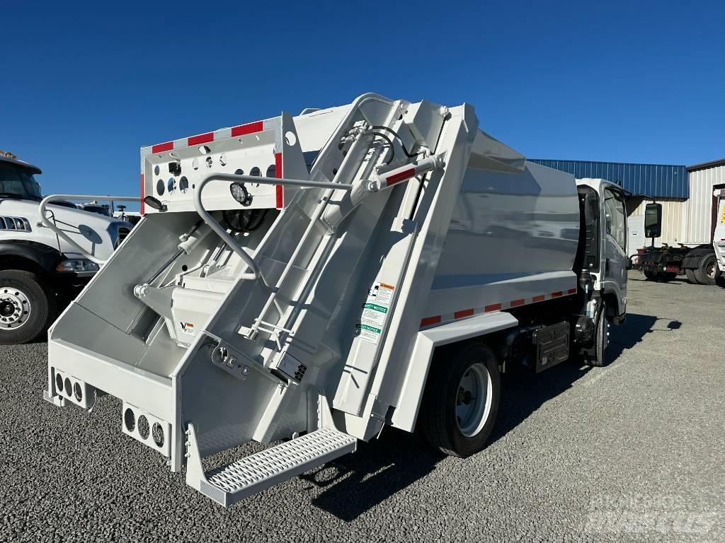Isuzu NRR 폐기물 수거 트럭