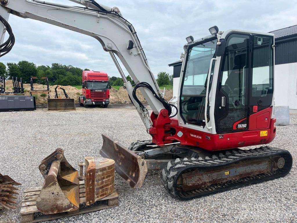 Takeuchi TB260 소형 굴삭기 7톤 미만