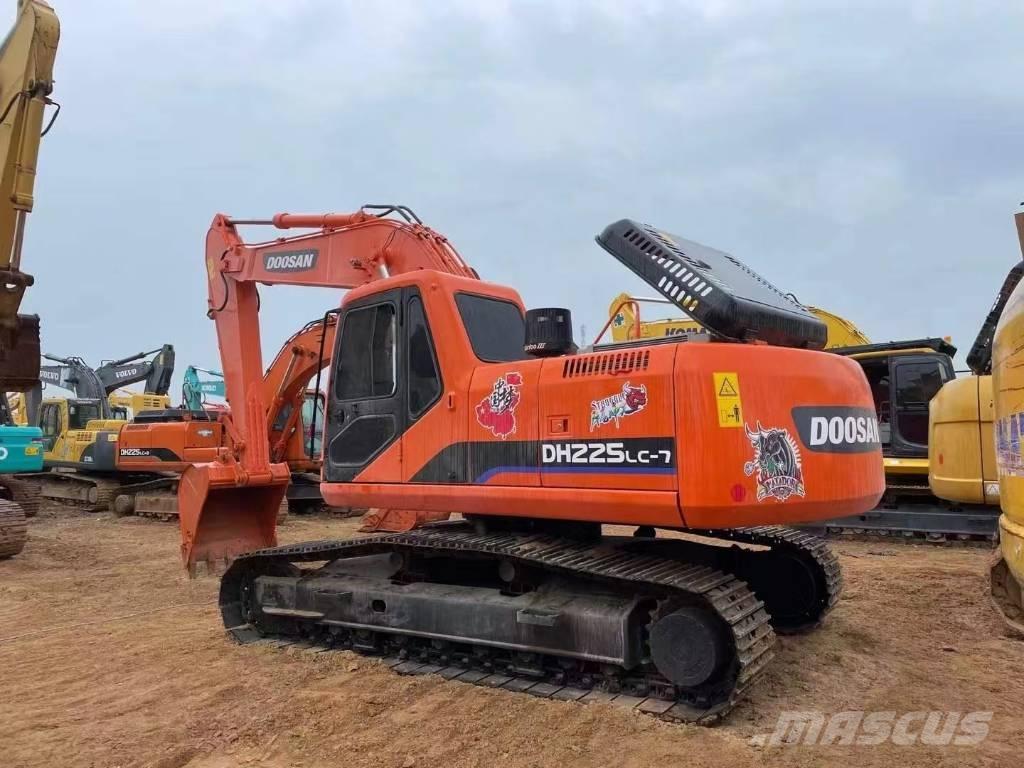 Doosan 225-7 대형 굴삭기 29톤 이상