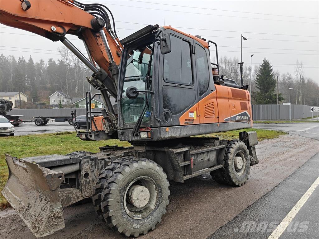 Doosan DX 210 W-7  휠 굴삭기