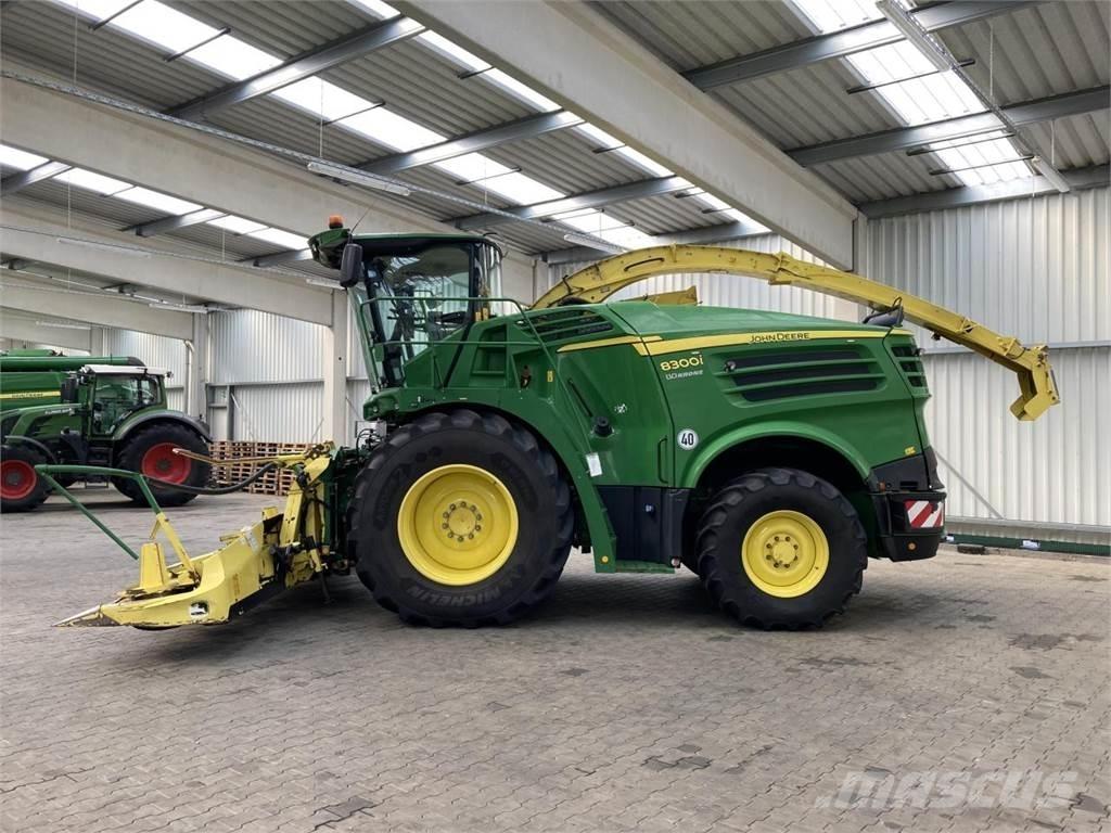 John Deere 8300 자동 초지기계