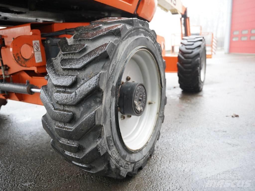 JLG 660 SJ 견인식 전동이동 리프트