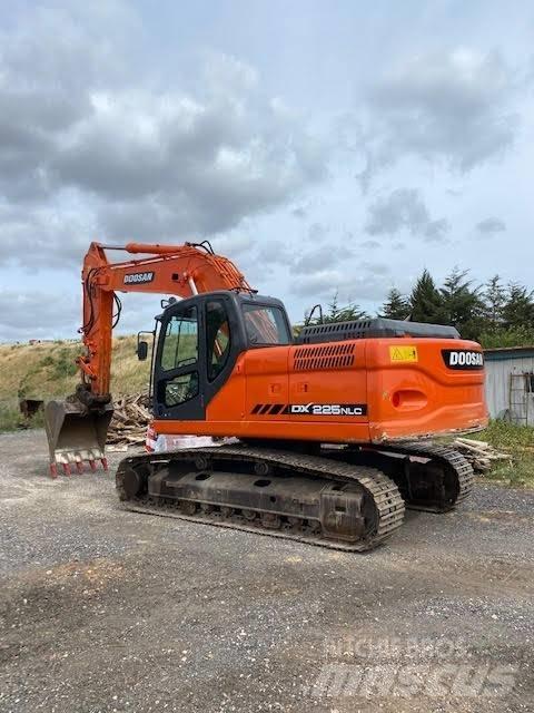 Doosan DX 225 NLC 대형 굴삭기 29톤 이상