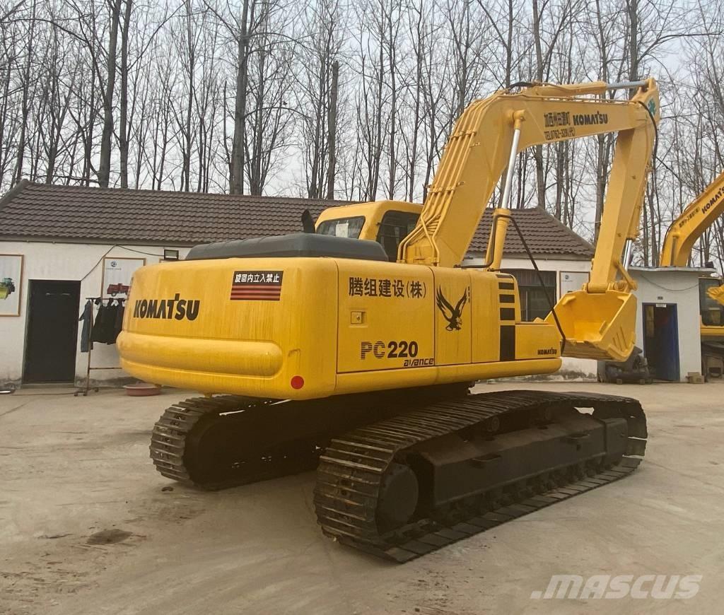 Komatsu PC 220-8 대형 굴삭기 29톤 이상