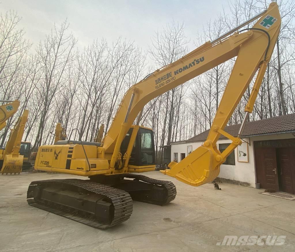 Komatsu PC 220-8 대형 굴삭기 29톤 이상