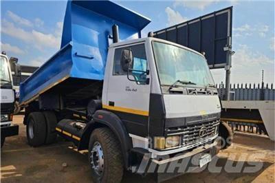 Tata LPK 기타 트럭