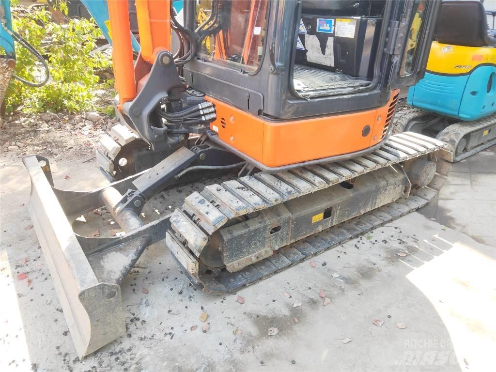 Hitachi ZX 30 U 소형 굴삭기 7톤 미만