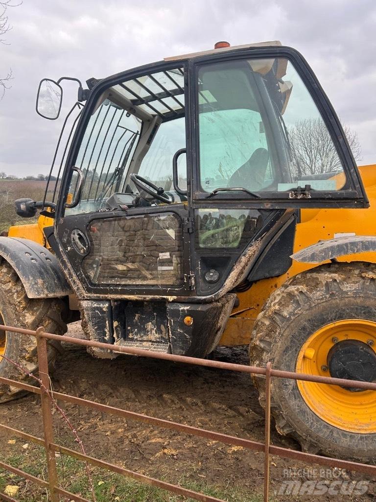 JCB 535-95 대형 굴삭기 29톤 이상