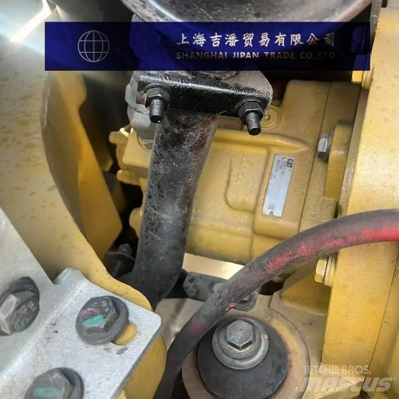 CAT 303.5 E 소형 굴삭기 7톤 미만