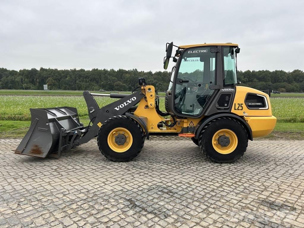 Volvo JL25HZ  휠로우더