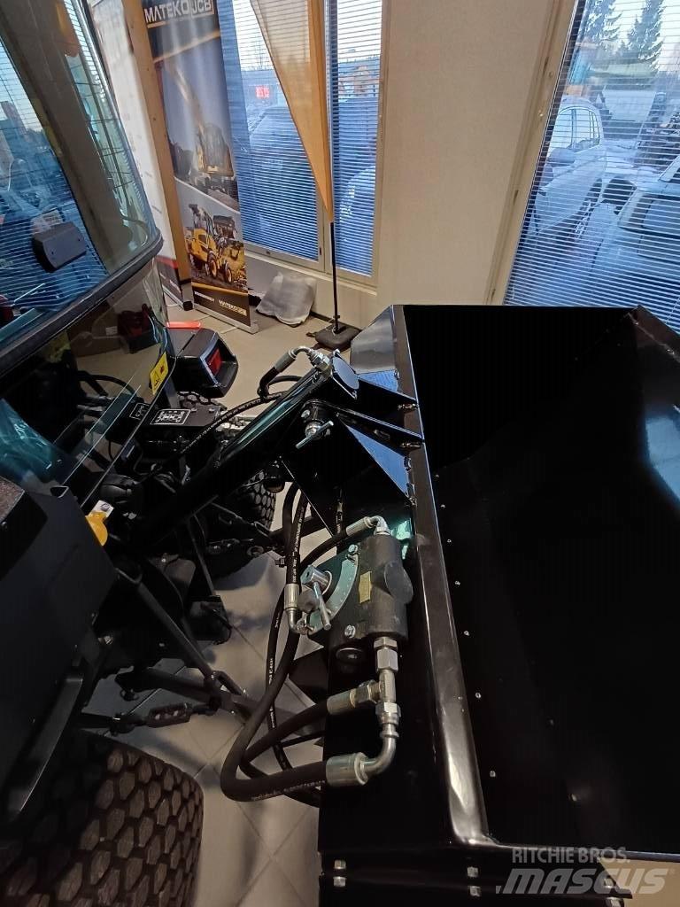 Kova S1000 컴팩트 트랙터 어태치먼트