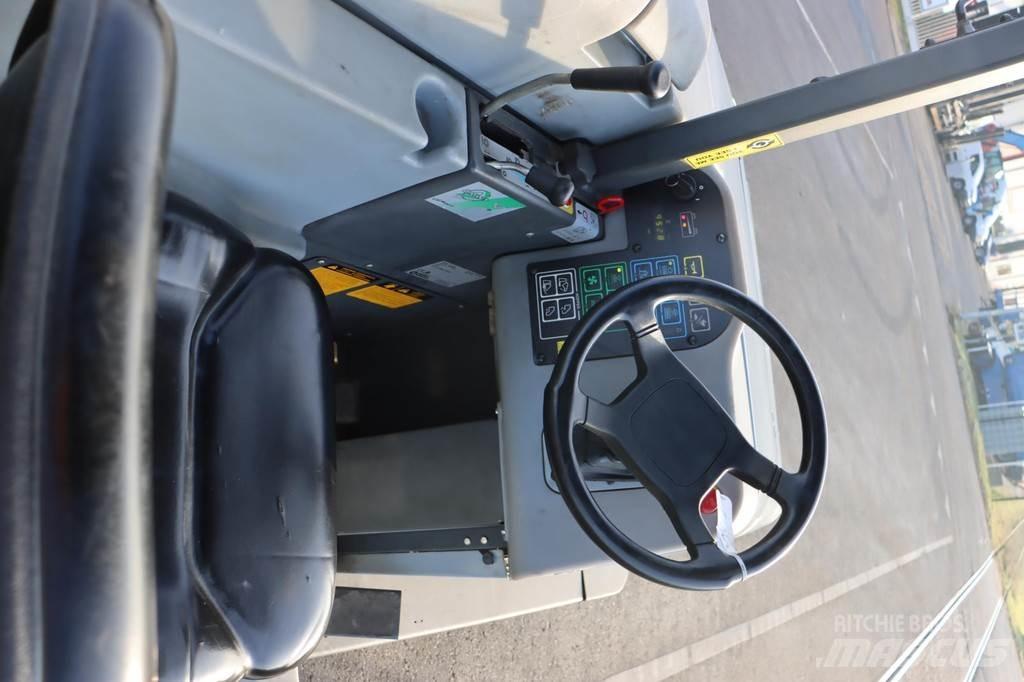 Nilfisk CR1200 도로 청소차