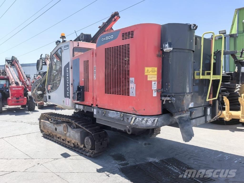 Sandvik DX 800 도로 굴착기