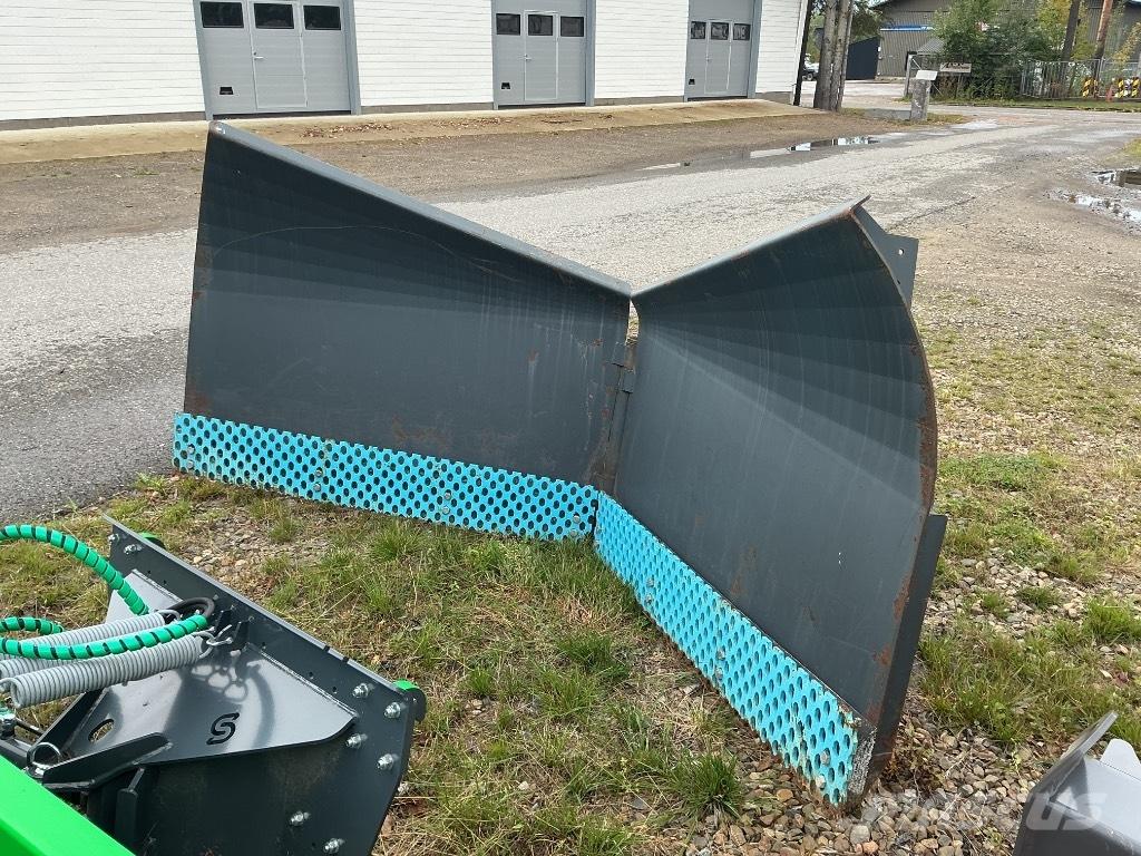 Kovaco Nivelaura 320 제설 블레이드 및 제설기