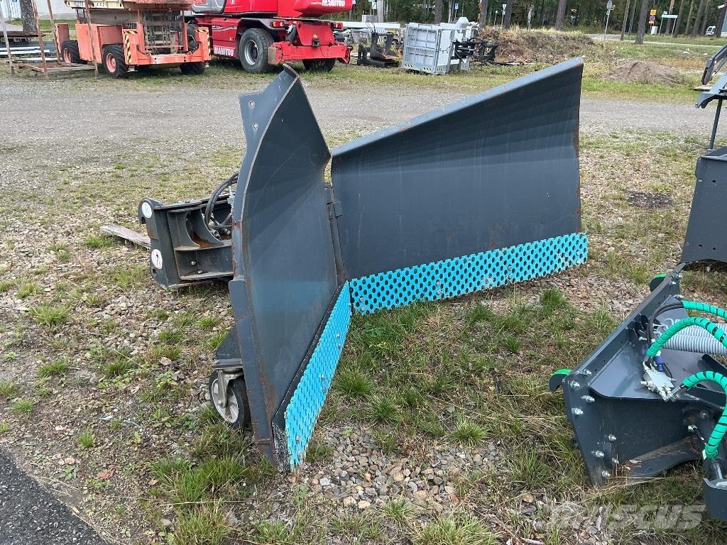 Kovaco Nivelaura 320 제설 블레이드 및 제설기