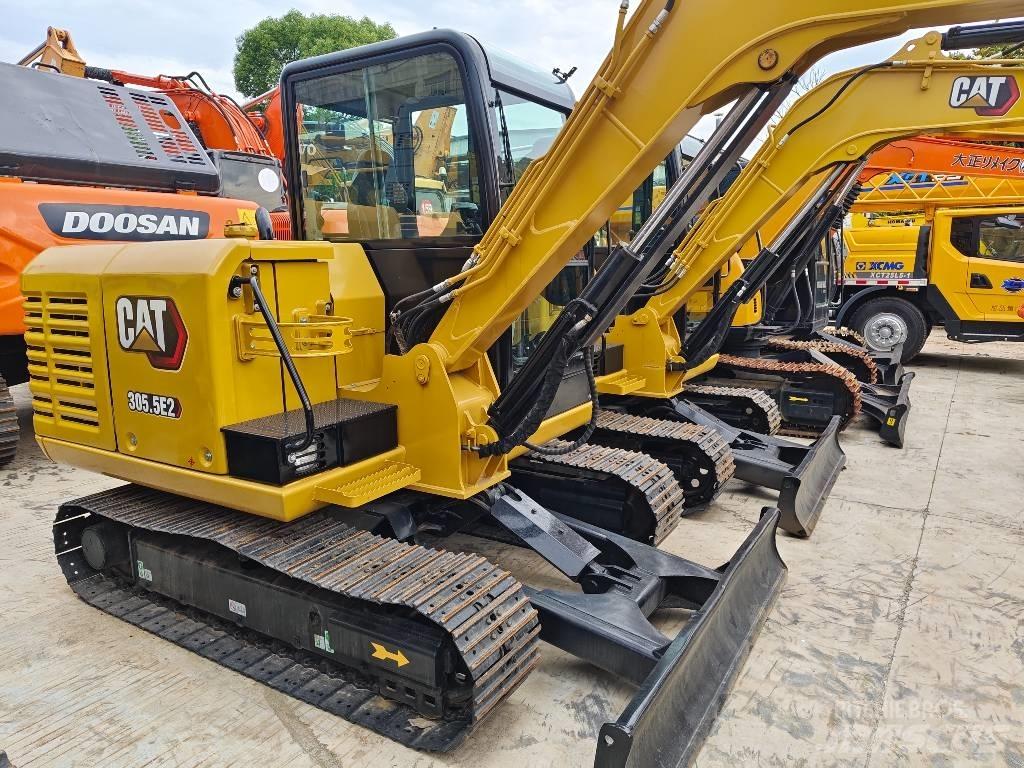 CAT 305.5 E2 소형 굴삭기 7톤 미만