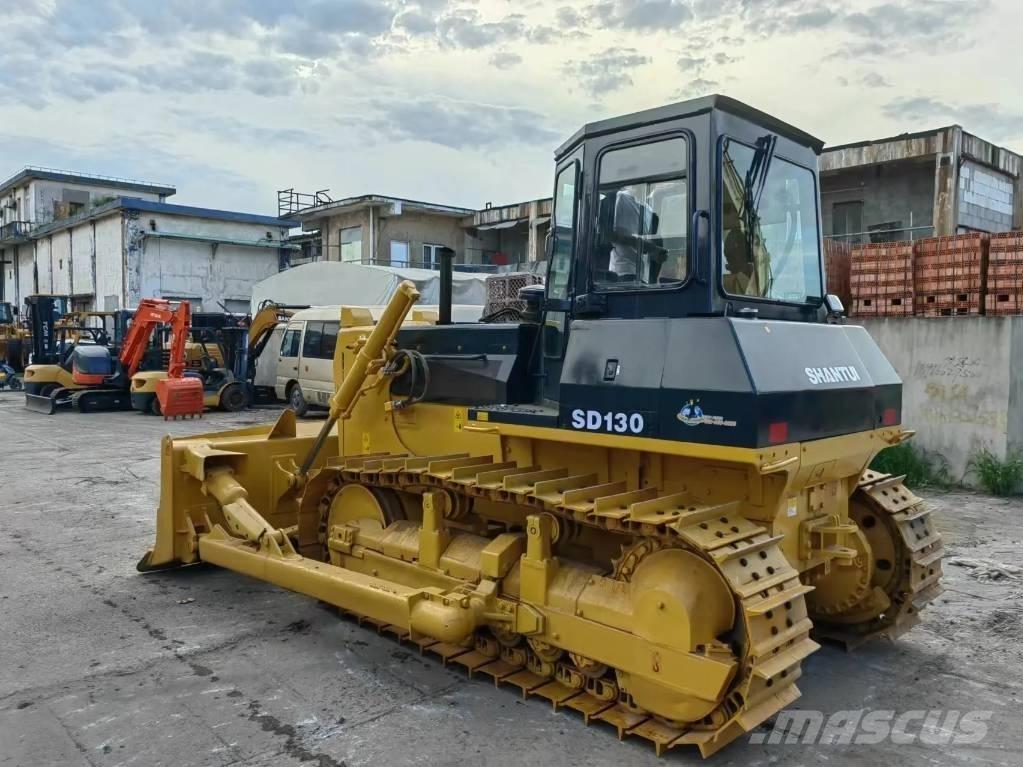 Shantui SD130 크롤러 도저