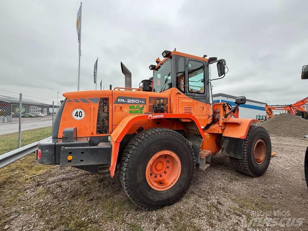 Doosan DL 250Z  휠로우더